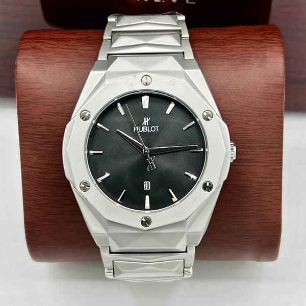 Save Rs. 1000 on New Year and sale |Hublot watch 4