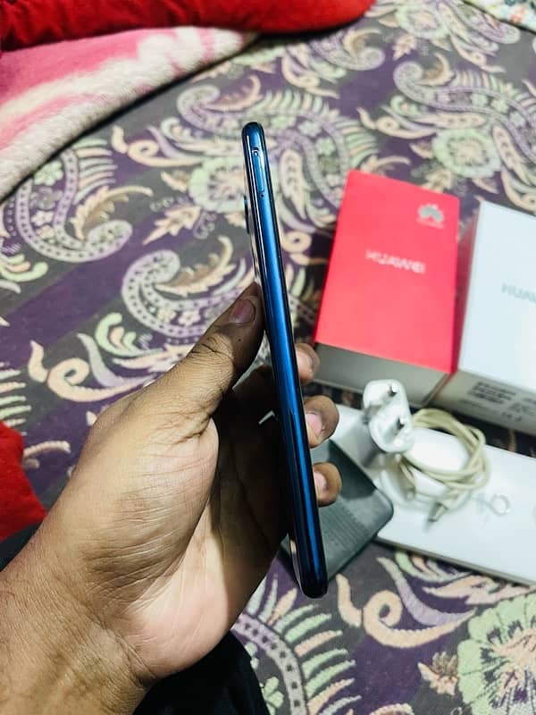 Huawei Y7 prime (3gb/32gb)urgent Sale. 0/3/0/6/4/3/9/8/4/3/0 10