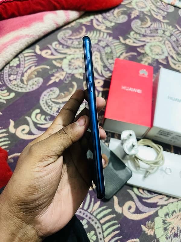 Huawei Y7 prime (3gb/32gb)urgent Sale. 0/3/0/6/4/3/9/8/4/3/0 14