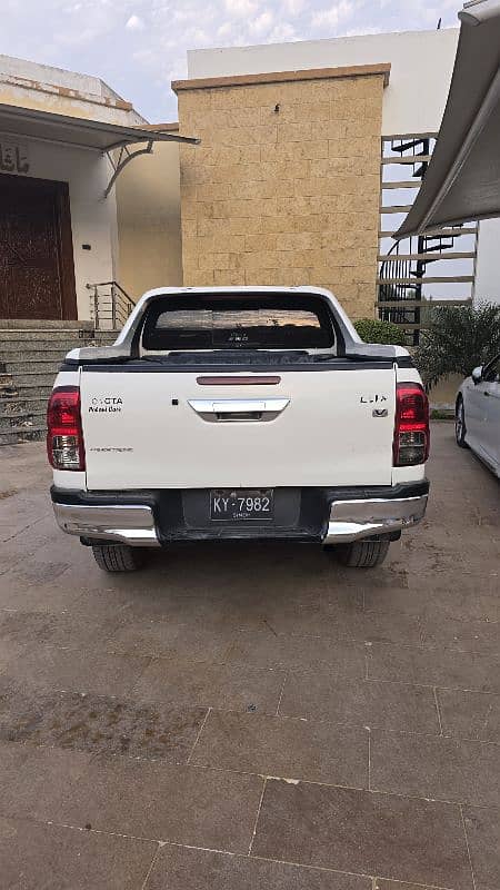 Toyota Hilux 2019 4