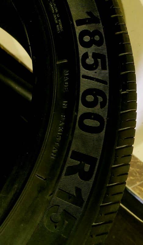 ORIGINAL TOYOTA COMPANY TYRES R15 185/60 1