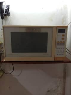 **Sharp 41L Full-Size Microwave Oven | Excellent Condition | 25K**