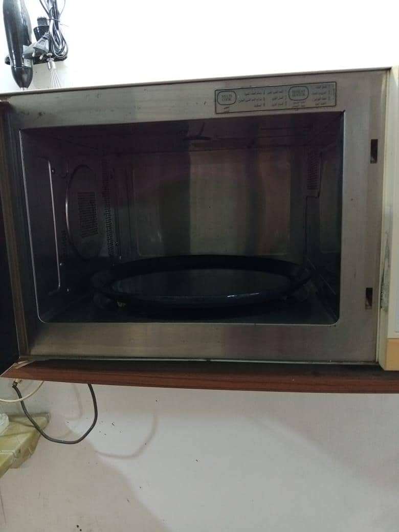 **Sharp 41L Full-Size Microwave Oven | Excellent Condition | 25K** 2