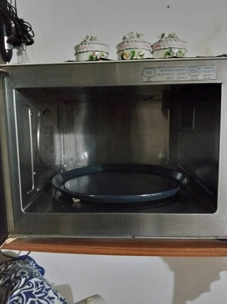 **Sharp 41L Full-Size Microwave Oven | Excellent Condition | 25K** 3