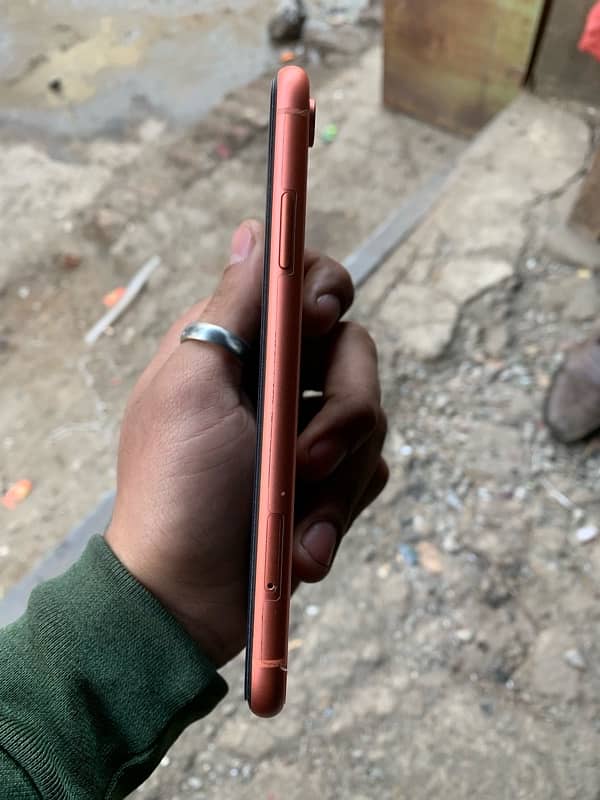 iPhone XR used only 1 months 4