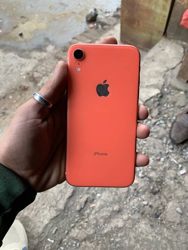 iPhone XR used only 1 months 5