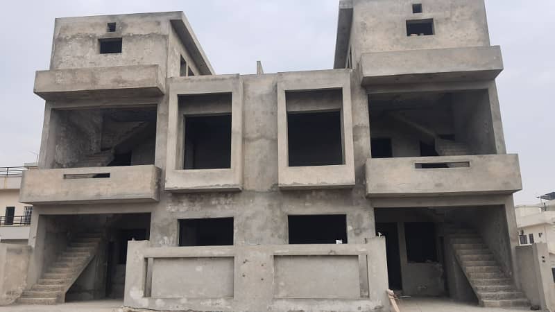 For Sale: 5 Marla Double Gray Structure in Mumtaz City Islamabad 1