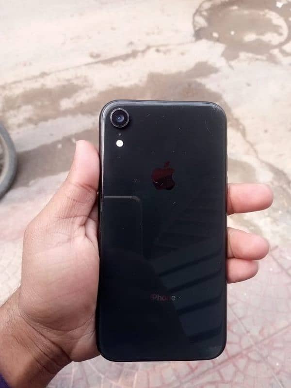 iphone XR 64 gb factory unlock 7