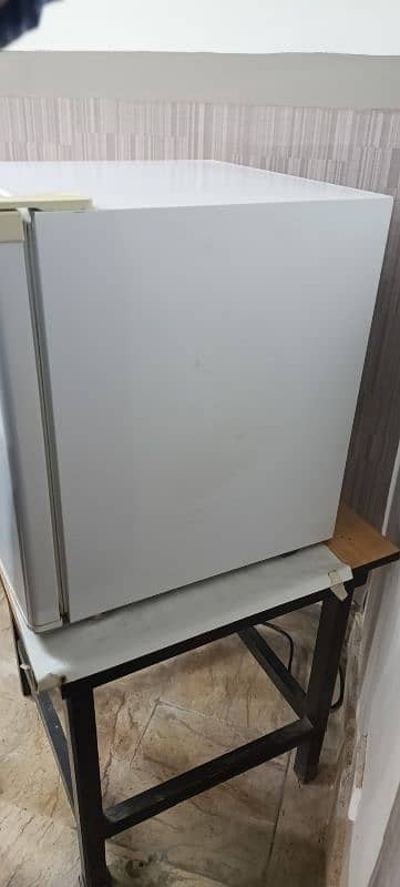 Less used Enviro new condition room fridge 4