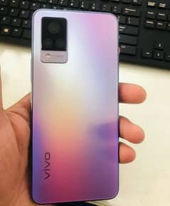 Vivo V21 New Conditions 1 Hand Use