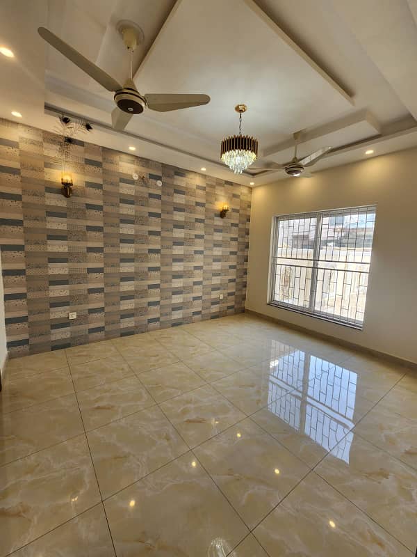 10 Marla Duplex Houses Available For Sale Near Emporium Mall In Johar Town 6