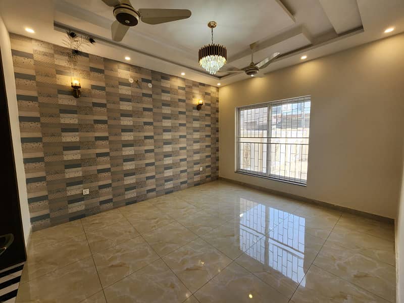 10 Marla Duplex Houses Available For Sale Near Emporium Mall In Johar Town 8