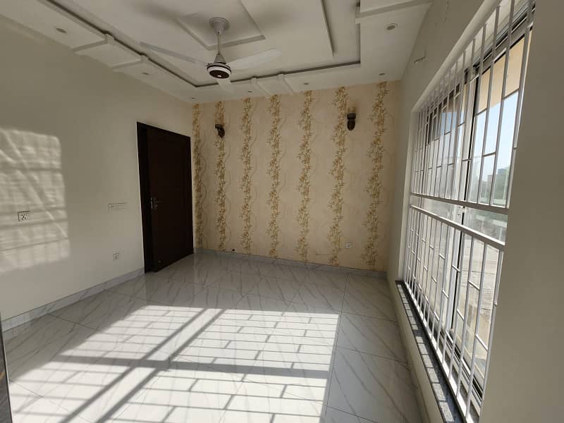 10 Marla Duplex Houses Available For Sale Near Emporium Mall In Johar Town 20