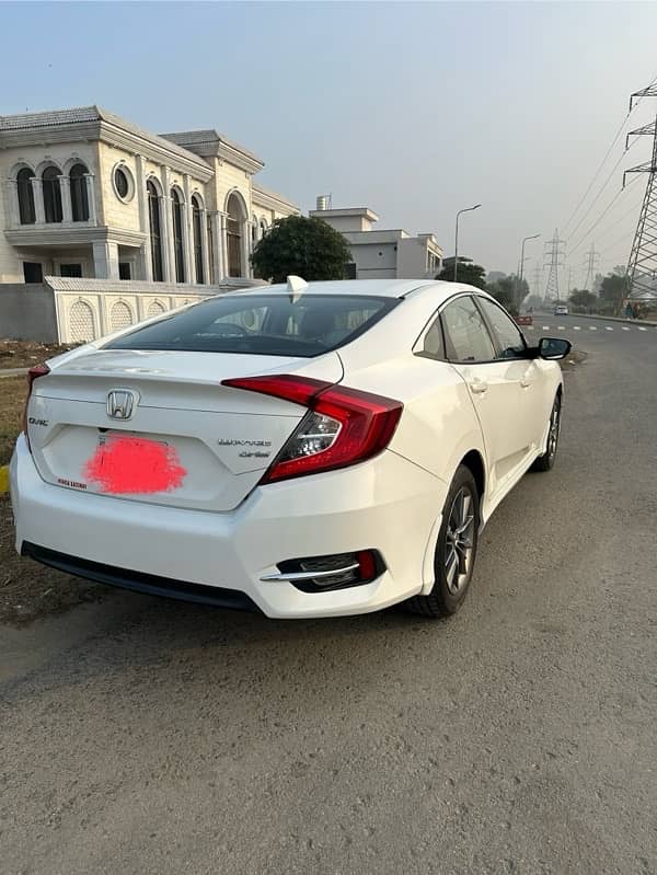 Honda Civic X 2021 4