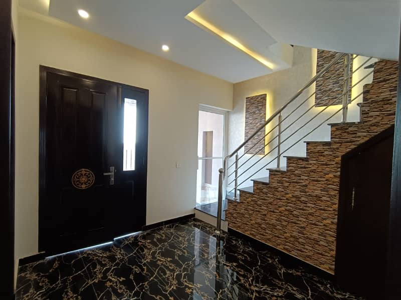 7 Marla Beautiful House Available For Rent In Lake City Sector M-7A 3