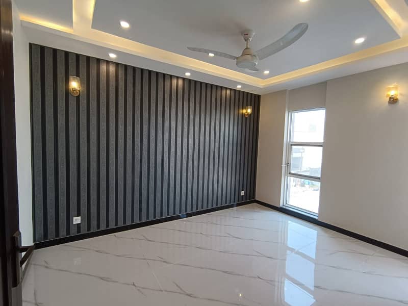 7 Marla Beautiful House Available For Rent In Lake City Sector M-7A 5