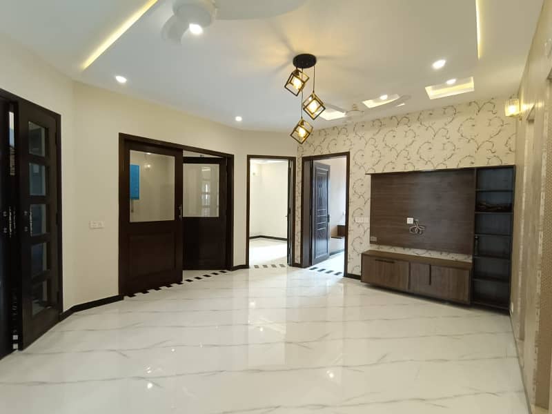 7 Marla Beautiful House Available For Rent In Lake City Sector M-7A 9