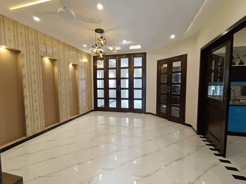 7 Marla Beautiful House Available For Rent In Lake City Sector M-7A 11