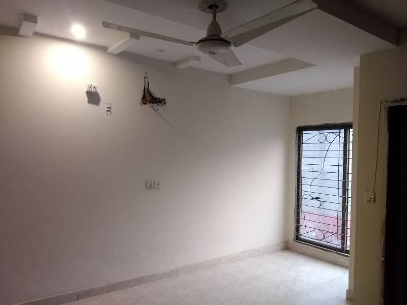 4 Marla Flat In Punjab Coop Housing Society For rent 2