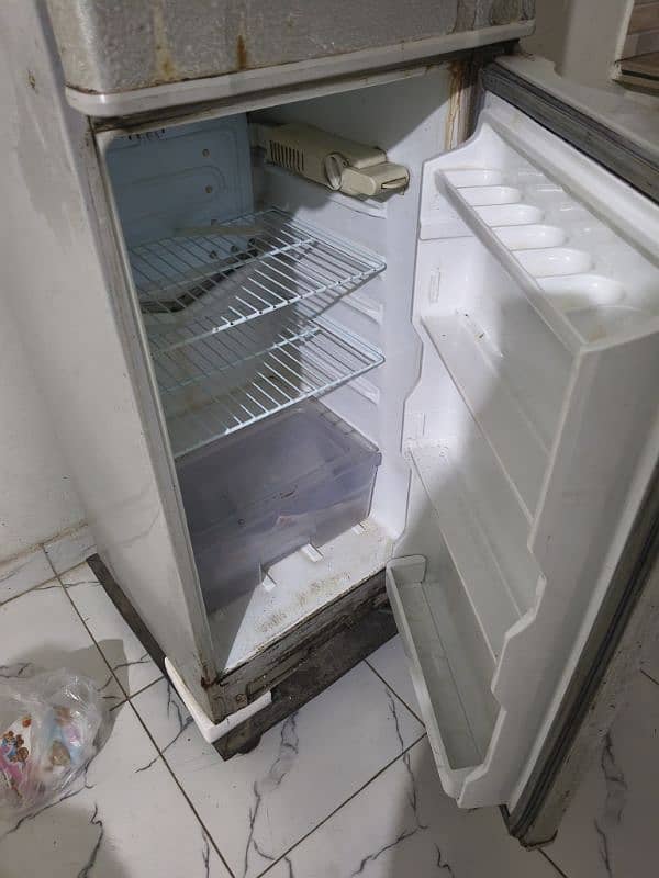 I'm Selling Fridge 3