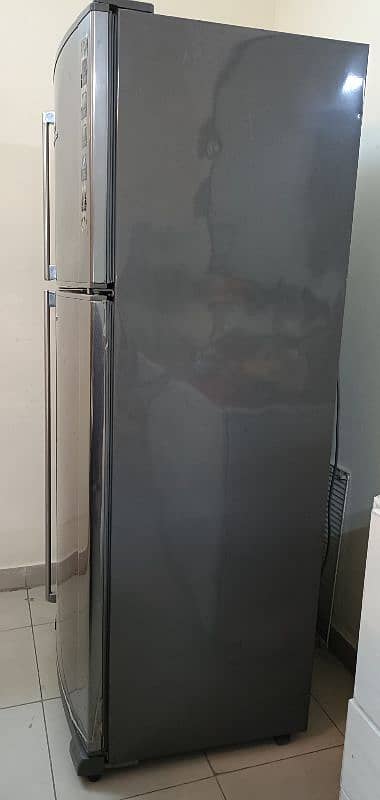 Fridge in excellent condition is for sale. 1