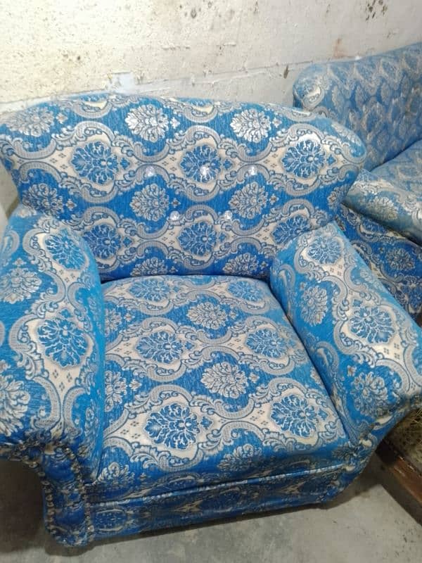 5 seater sofa for sell 1