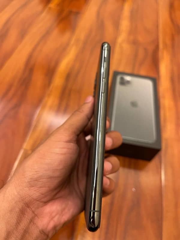 IPHONE 11 Pro max 64GB PTA APPROVE 1