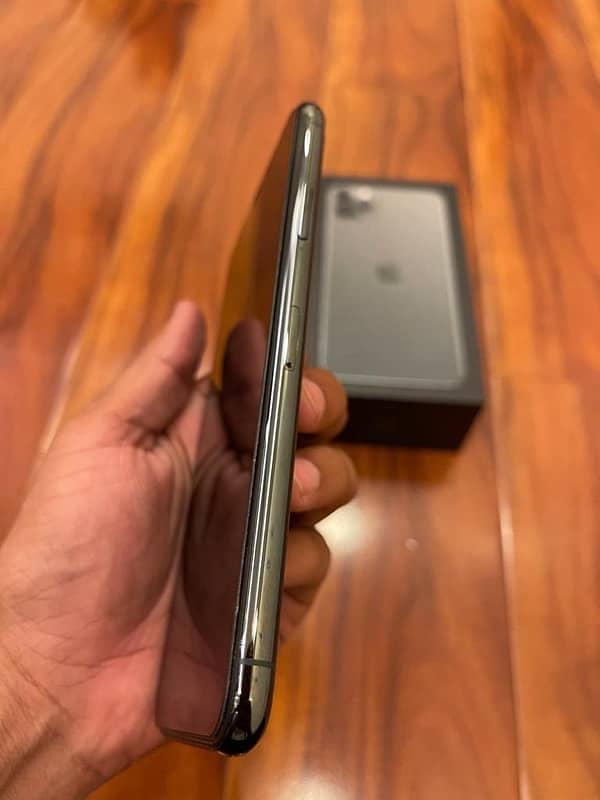 IPHONE 11 Pro max 64GB PTA APPROVE 3