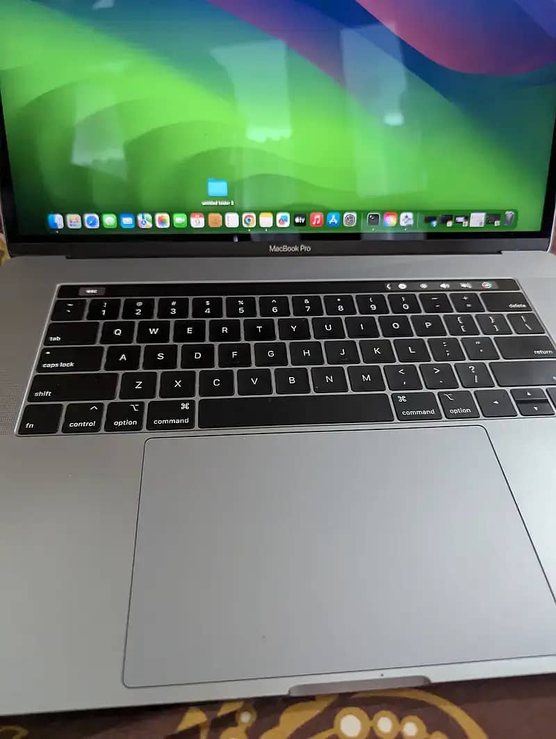 Apple MacBook pro 2018 15 inch 10