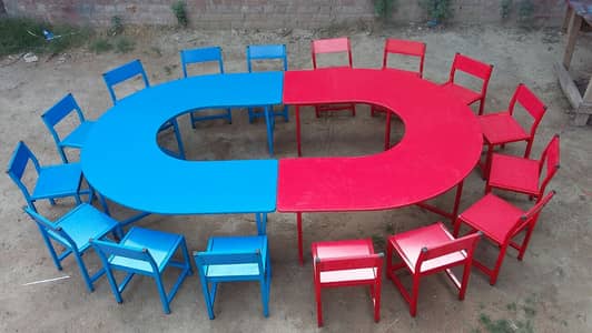 School Round/Tables/Chairs/Desks/Benches