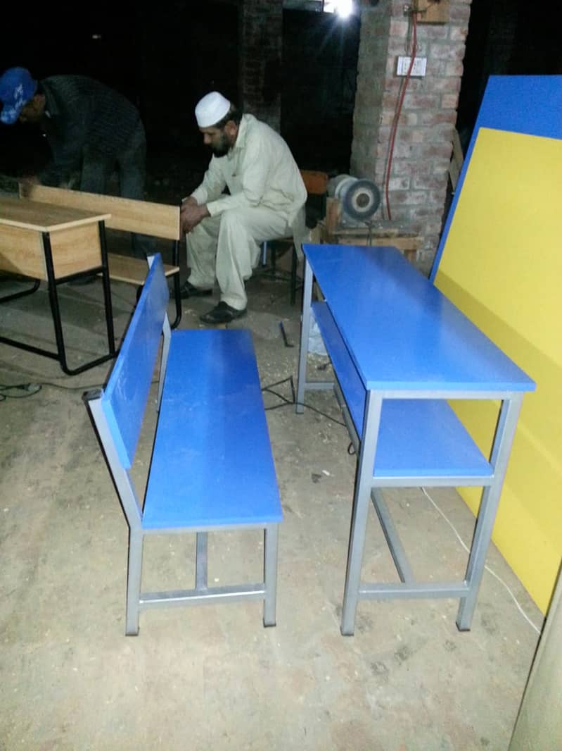 School Round/Tables/Chairs/Desks/Benches 7