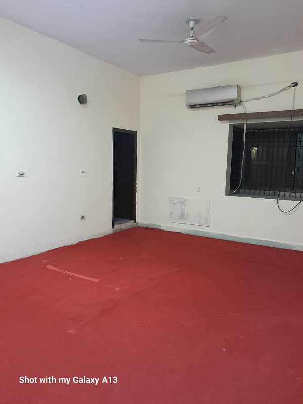 Garden Town 1 Kanal 3 rooms Upper Protion for rent 7