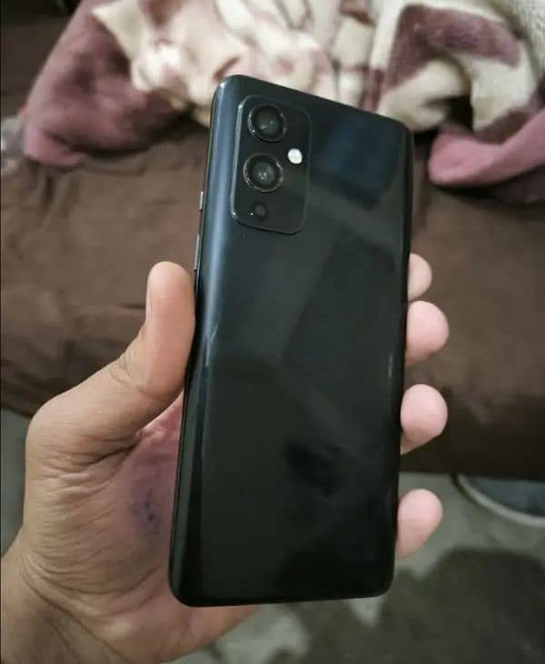 OnePlus 9 5G water pack 1