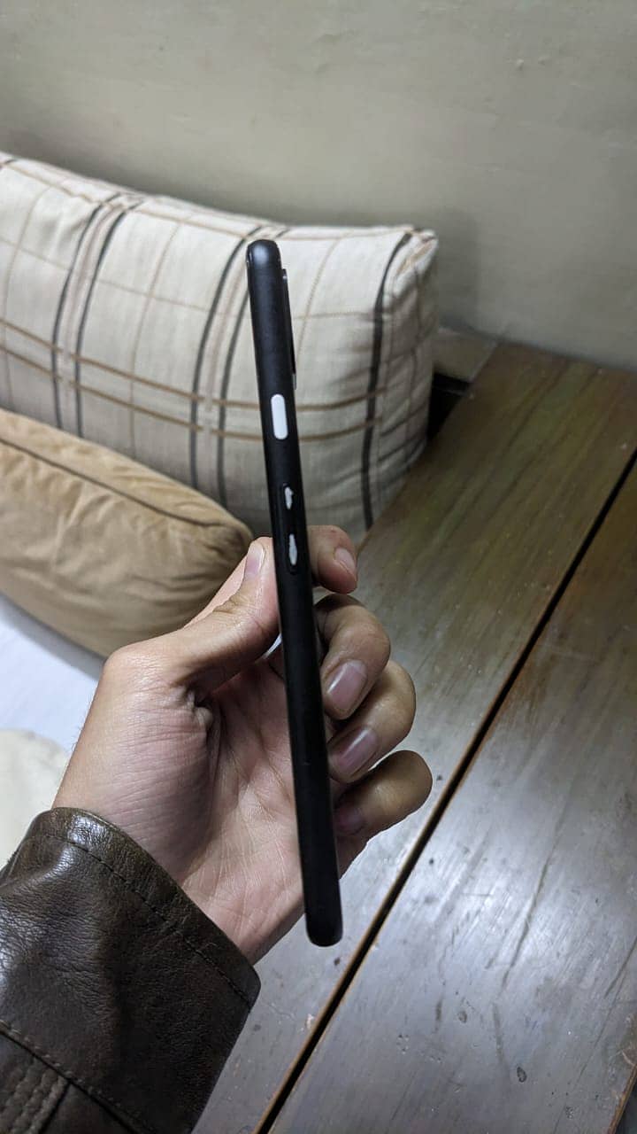 Google Pixel 4 XL, 4/64, 10/10 Condition. 3