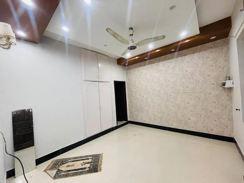 1 Kanal Triple Storey House Available On Rent For Silent office or Residence 4