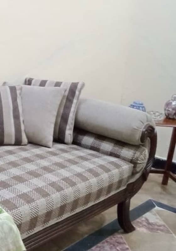 stylish sofa set with table and dewan 2