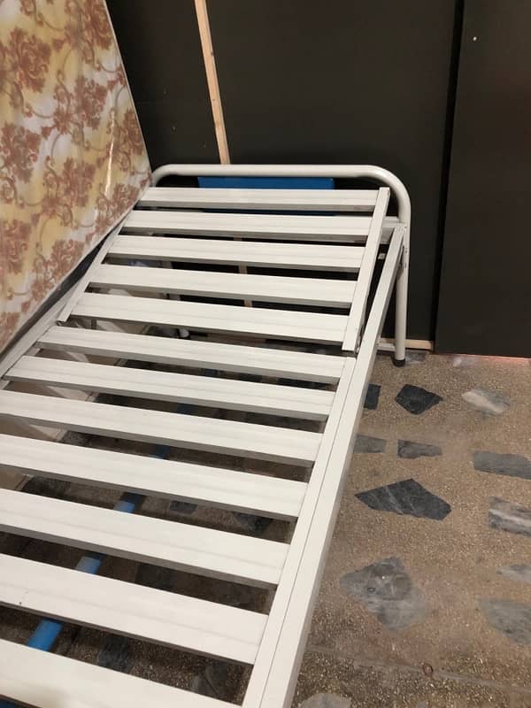 patients bed for sale in brand new condition 1