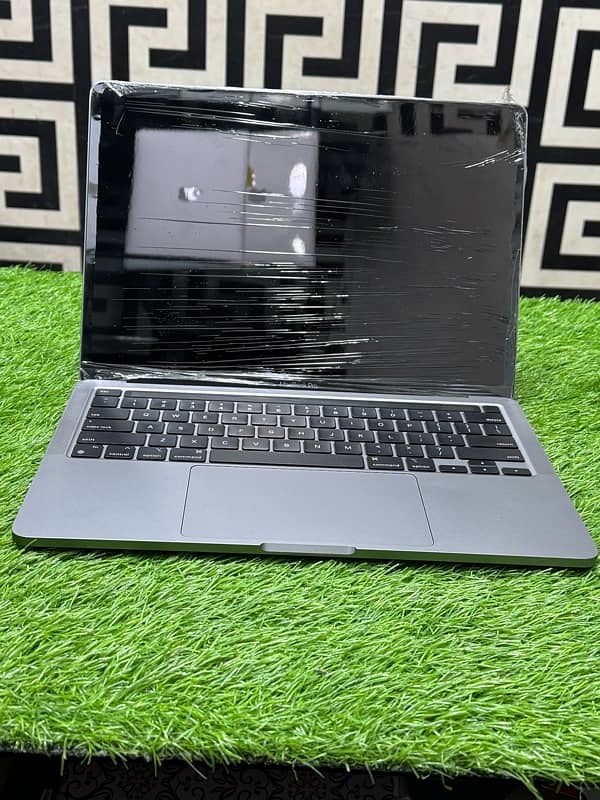 UNBEATABLE PRICES APPLE MACBOOK - USED MODELS FOR SALE 8