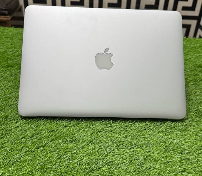 UNBEATABLE PRICES APPLE MACBOOK - USED MODELS FOR SALE 10