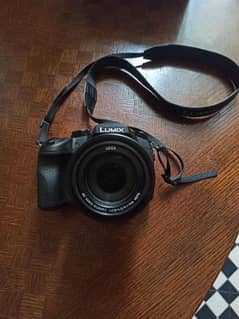 Panasonic Lumix FZ1000 condition 9/10 hay with full box