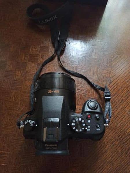 Panasonic Lumix FZ1000 condition 9/10 hay with full box 3