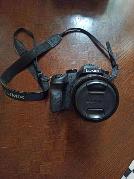 Panasonic Lumix FZ1000 condition 9/10 hay with full box 5