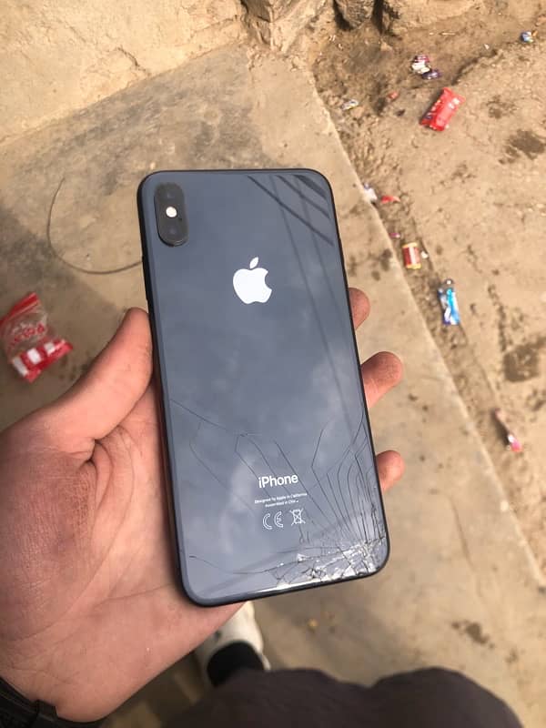 XS MAX, no pta, 78% heath, 64GB, Panel Changed, Back Crack 0