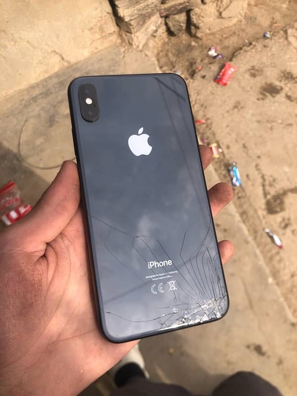 XS MAX, no pta, 78% heath, 64GB, Panel Changed, Back Crack 1