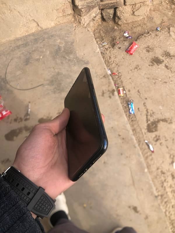 XS MAX, no pta, 78% heath, 64GB, Panel Changed, Back Crack 3