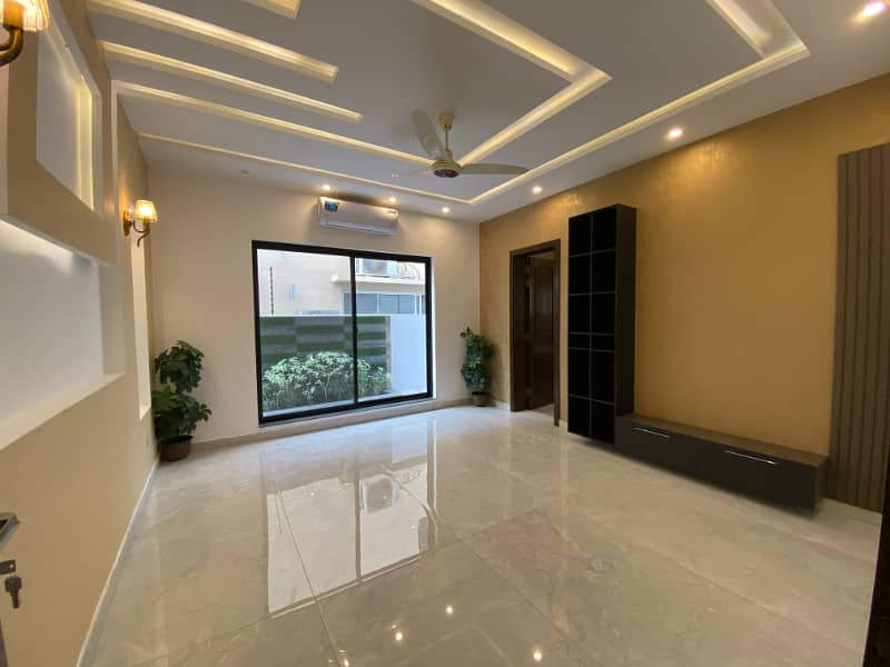 "Beautifully Designed 1 Kanal House for Sale in DHA Phase 6 Lahore Move-in Ready" 14