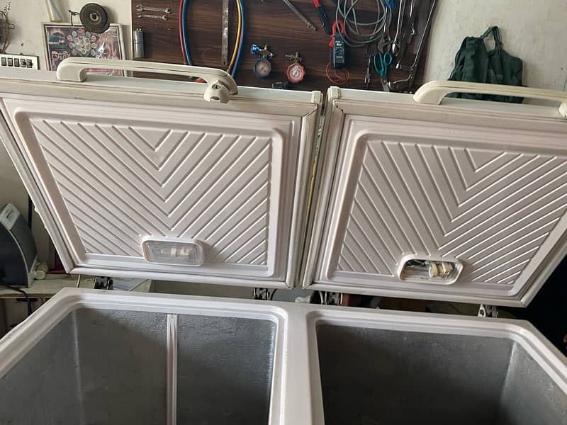 waves freezer good condition good working 2