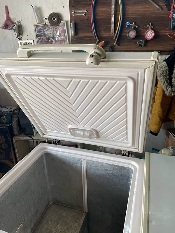 waves freezer good condition good working 3