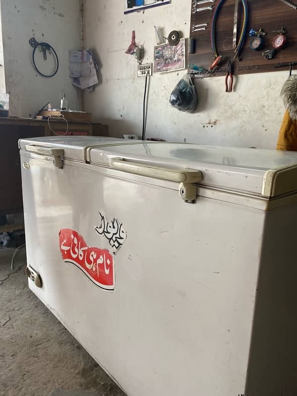 waves freezer good condition good working 4