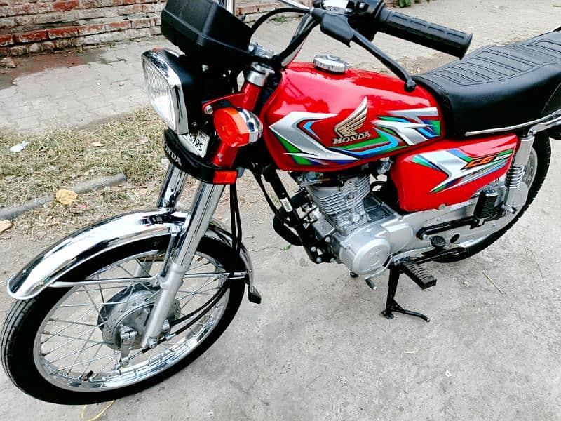 Honda 125 Model 2022/2023 Brend New 10 by 10 Condition 4